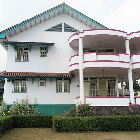 Villa Tiandiva Cisarua Bagian luar foto