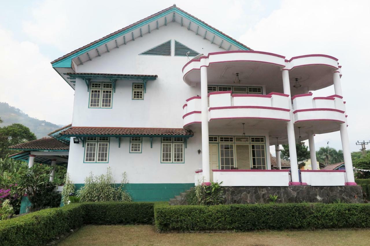 Villa Tiandiva Cisarua Bagian luar foto